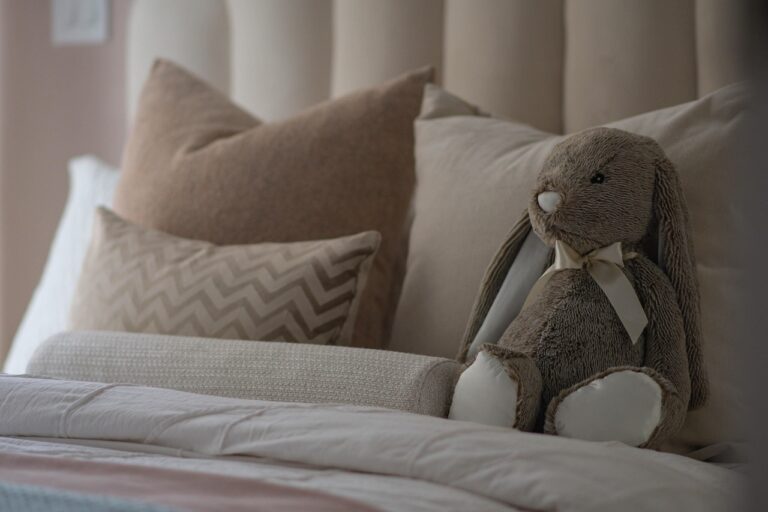 Quelles couleurs choisir pour une chambre apaisante ?