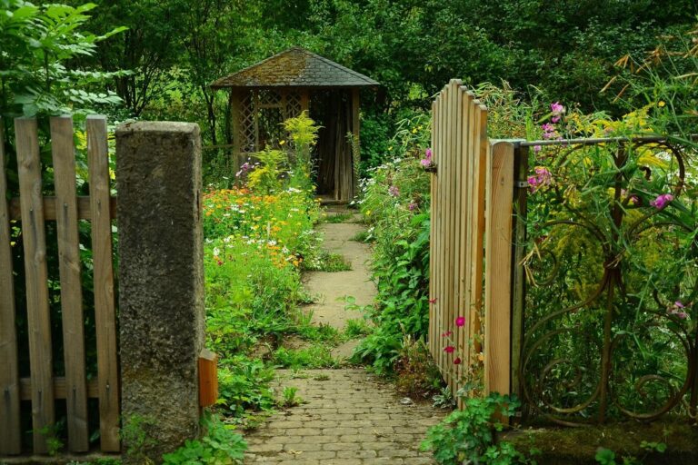 Abri de jardin sans permis : quelle surface est autorisée ?